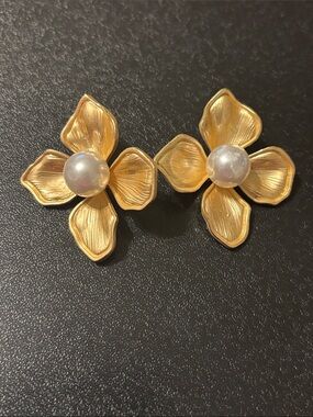Ann Taylor Gold Flower Stud Earrings with Pearl Centers